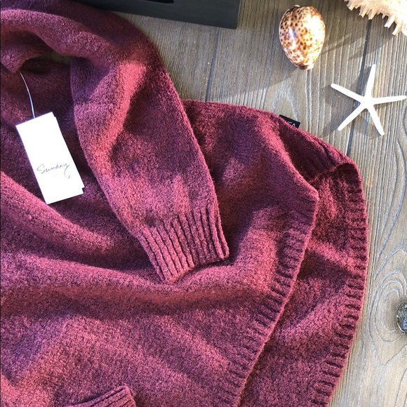 🌴🌼RVCA- UNBOYFRIENDS COZY SWEATER🌼🌴 - Picture 4 of 8